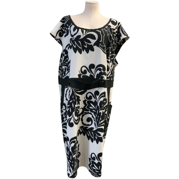 Avenue Dresses & Skirts - Black and White Floral Dress